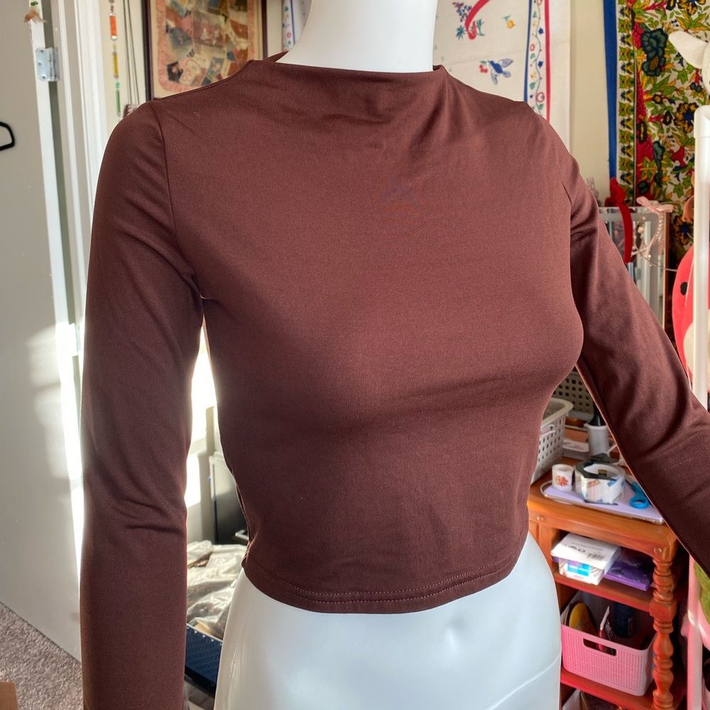 Cropped long sleeve size small - Picture 4 of 6